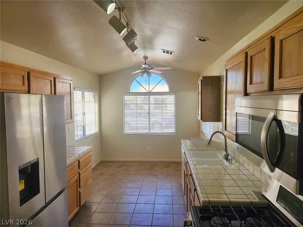 1238 Pagentry Drive — photo 4