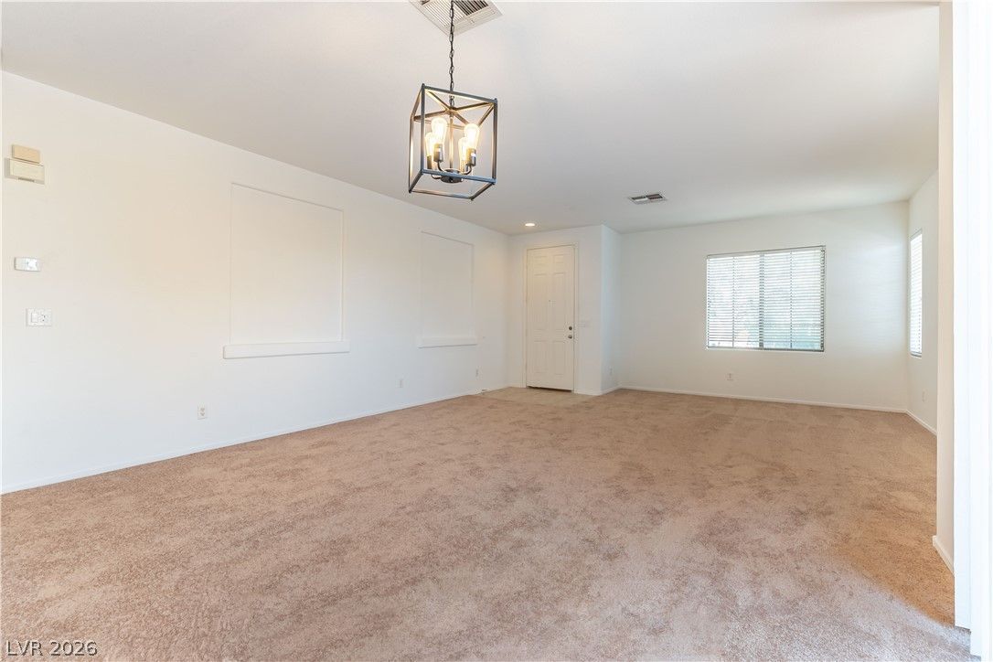 8109 Slate Falls Street — photo 4