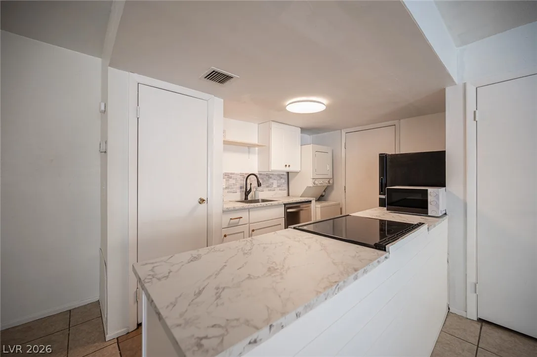 1428 Lorilyn Avenue 3 — photo 2