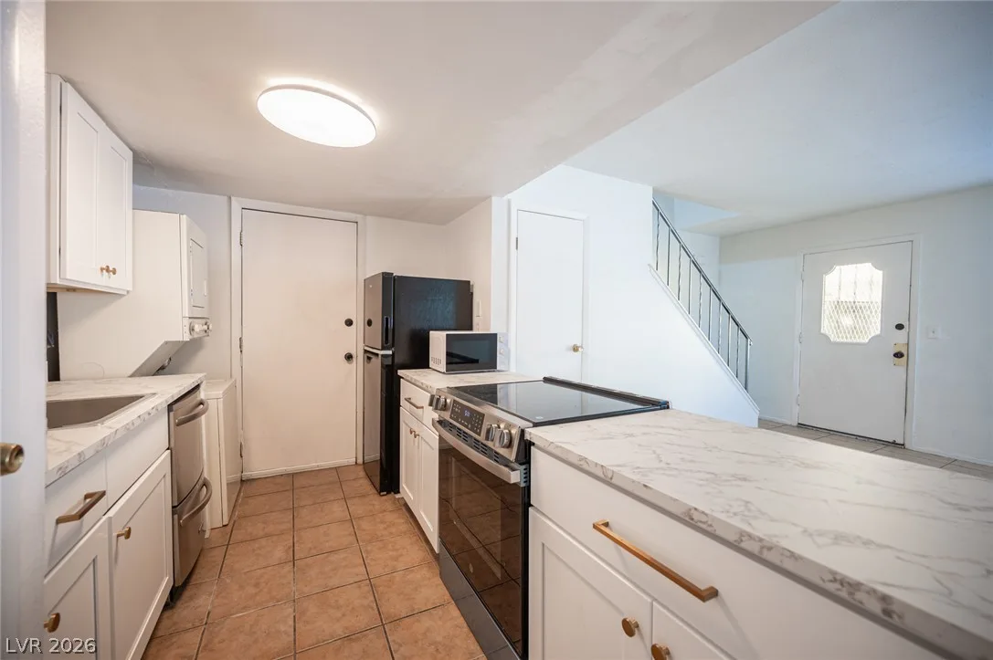 1428 Lorilyn Avenue 3 — photo 3