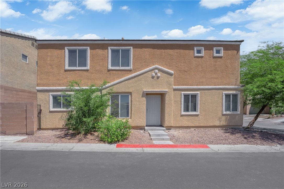 6976 Smiling Cloud Avenue — photo 3 of 35