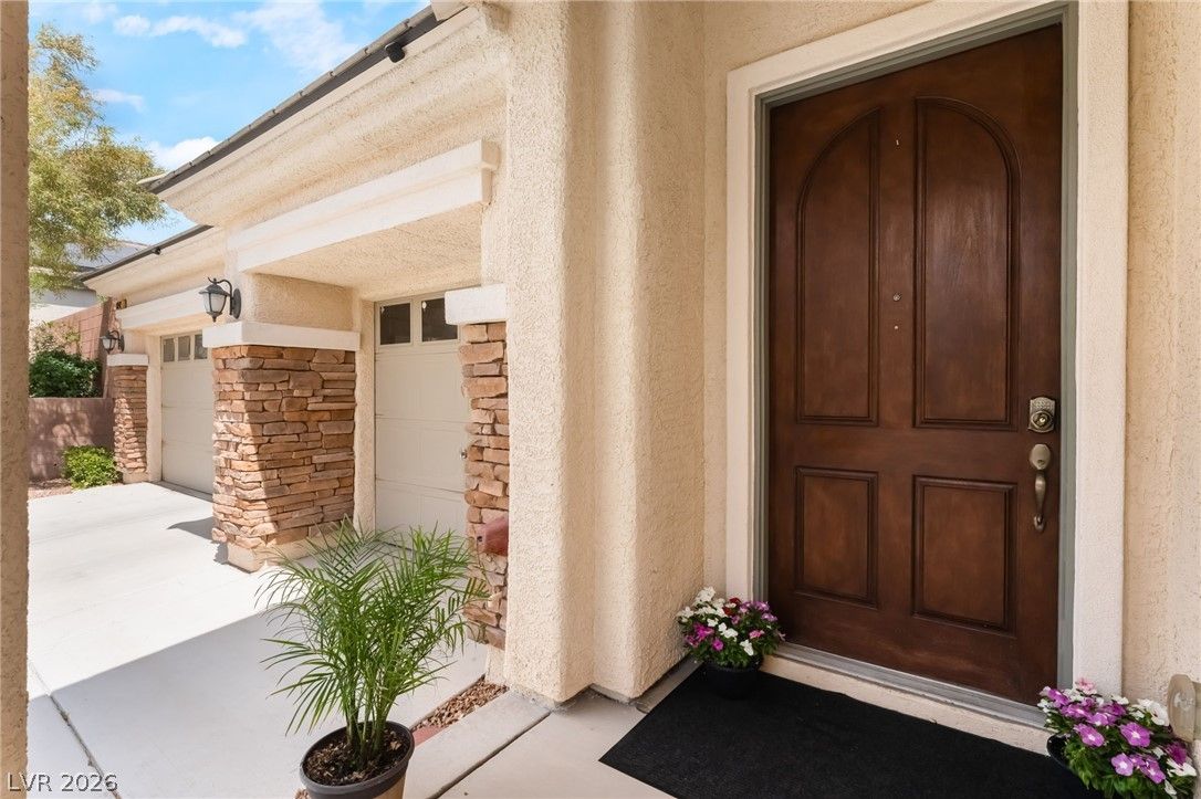 10242 Timberline Peak Avenue — photo 4 of 55
