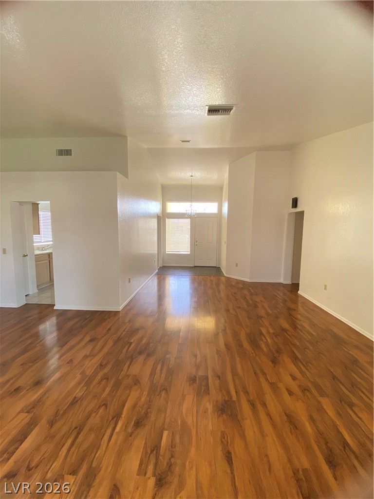 9012 STARMOUNT Drive — photo 3 of 24
