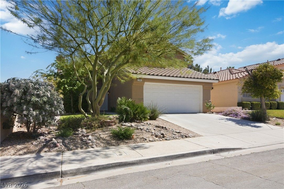 244 Camelback Ridge Avenue — photo 2 of 19