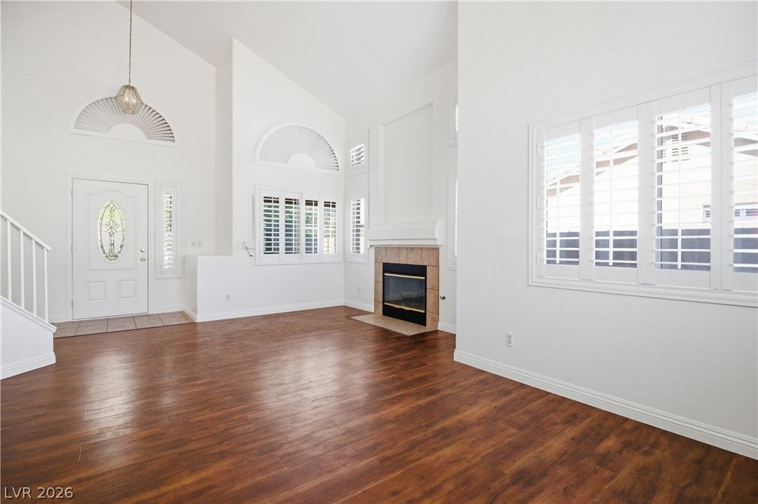 244 Camelback Ridge Avenue — photo 4 of 19