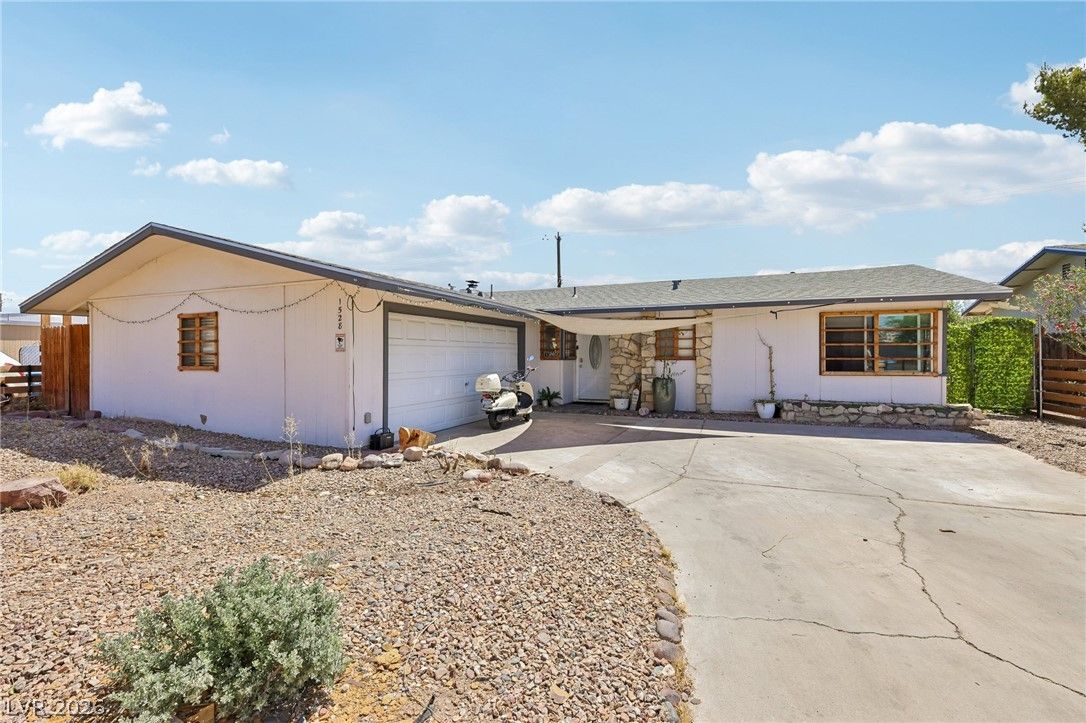 1528 Saylor Way — photo 3