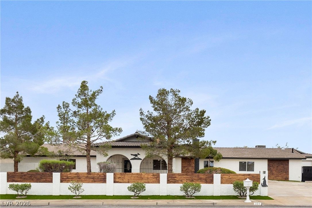 271 East Middleton Drive — photo 3