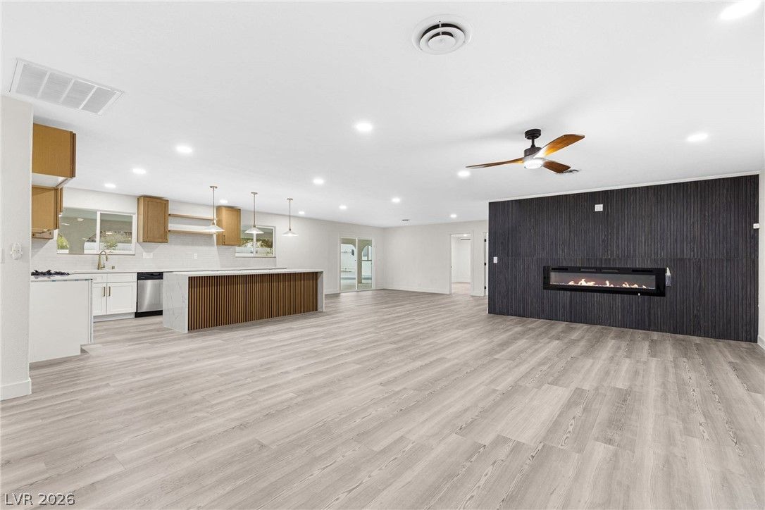 271 East Middleton Drive — photo 5