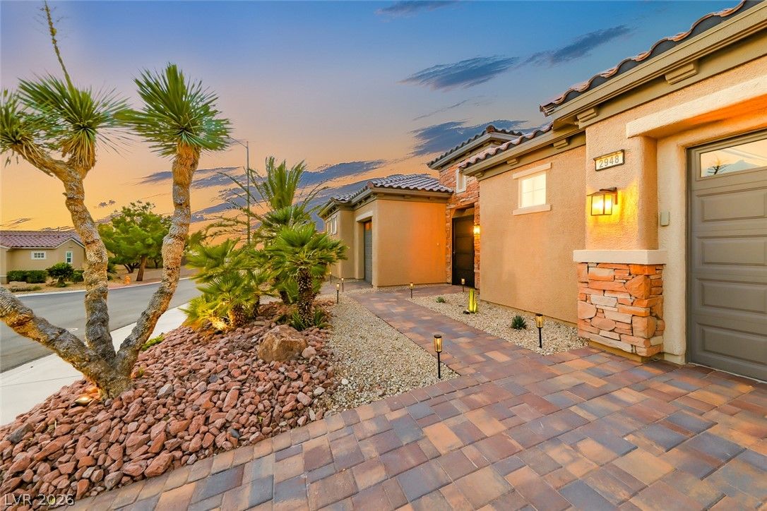 2948 Foxtail Creek Avenue — photo 3