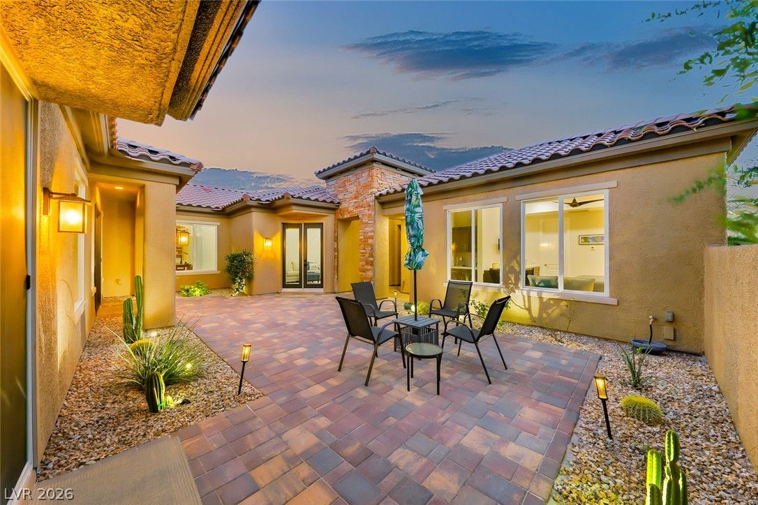 2948 Foxtail Creek Avenue — photo 4