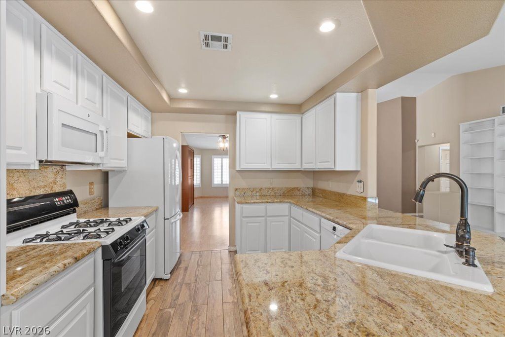 8245 Aqua Spray Avenue — photo 3