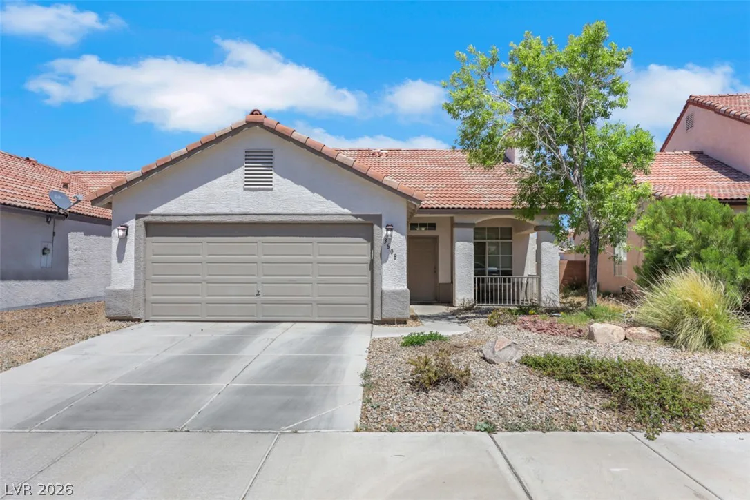 3608 Chateau Meadow Street — photo 2