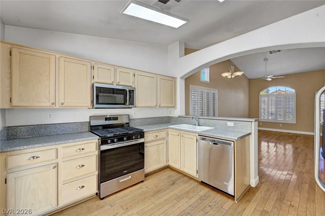7913 Pottery Creek Drive — photo 2