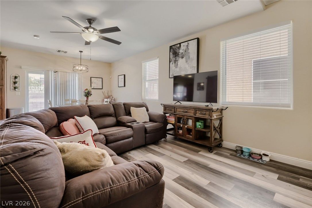 6922 Majestic Palm Drive — photo 5 of 47
