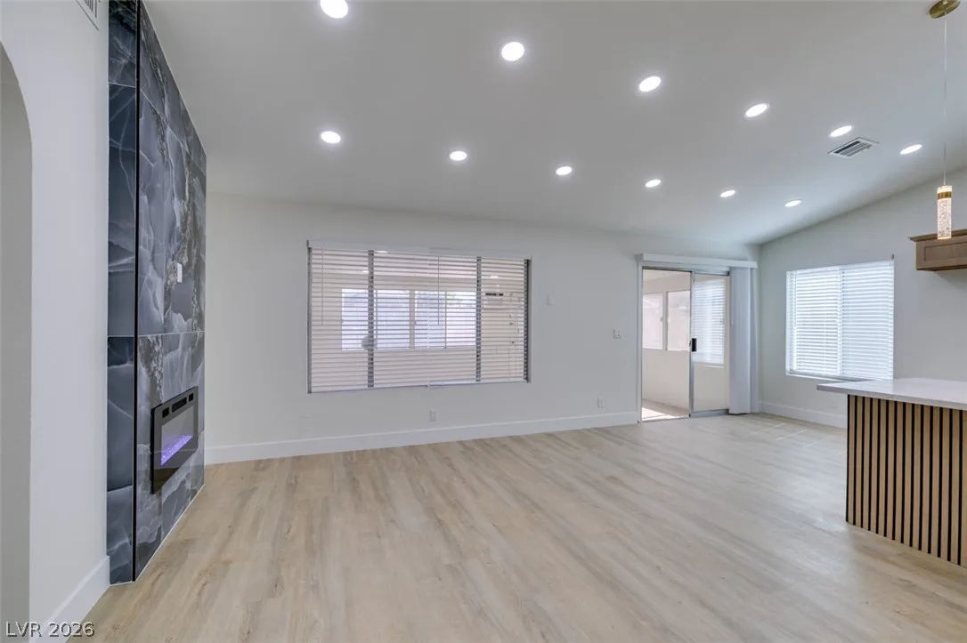 5574 Ballinger Drive — photo 3