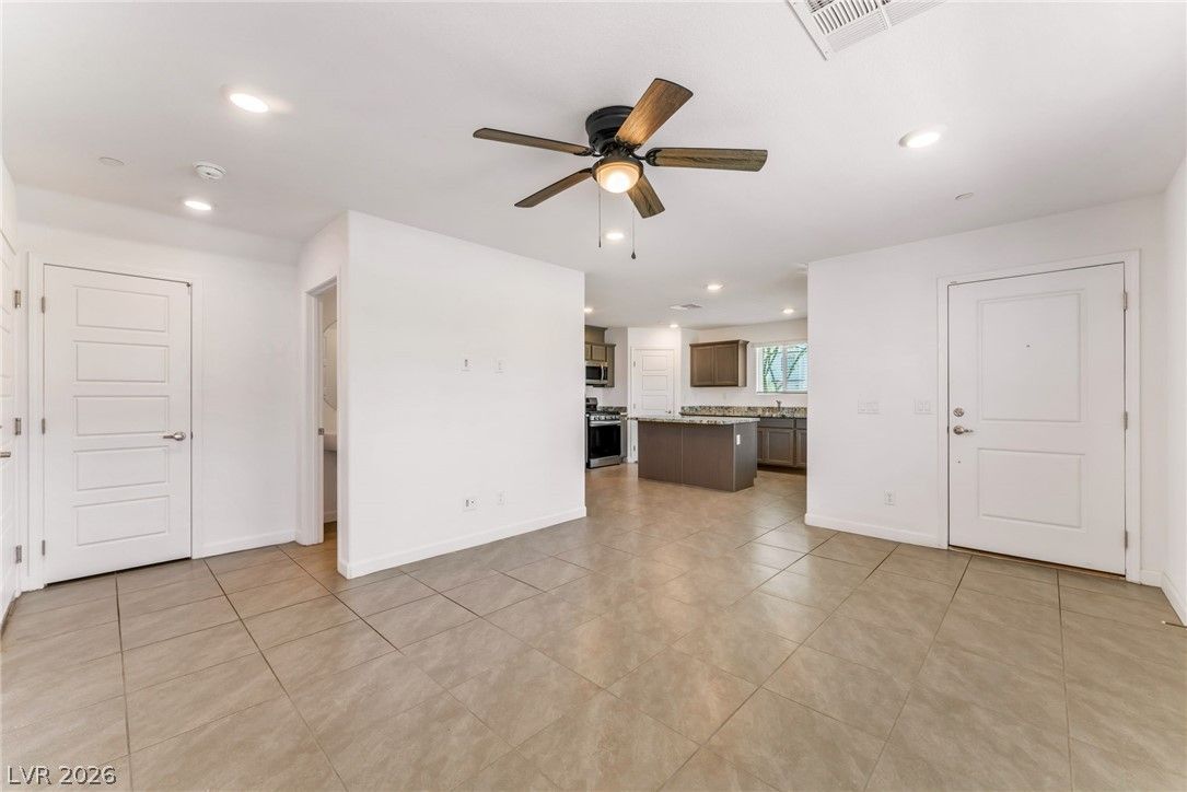 3545 Golden Chariot Ave — photo 4 of 22