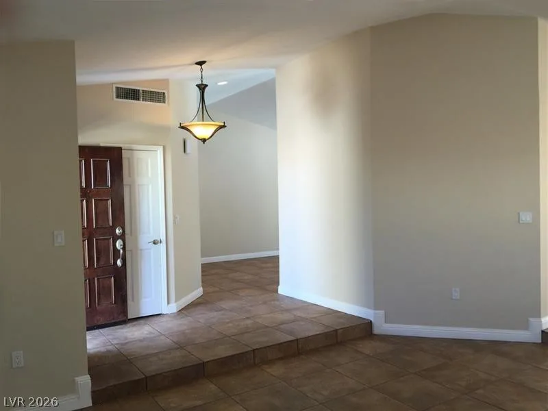 6829 Laredo — photo 3