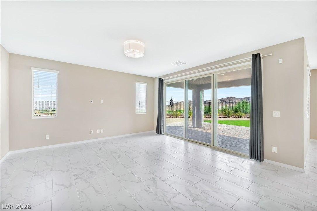 12487 Notch Trail Avenue — photo 3