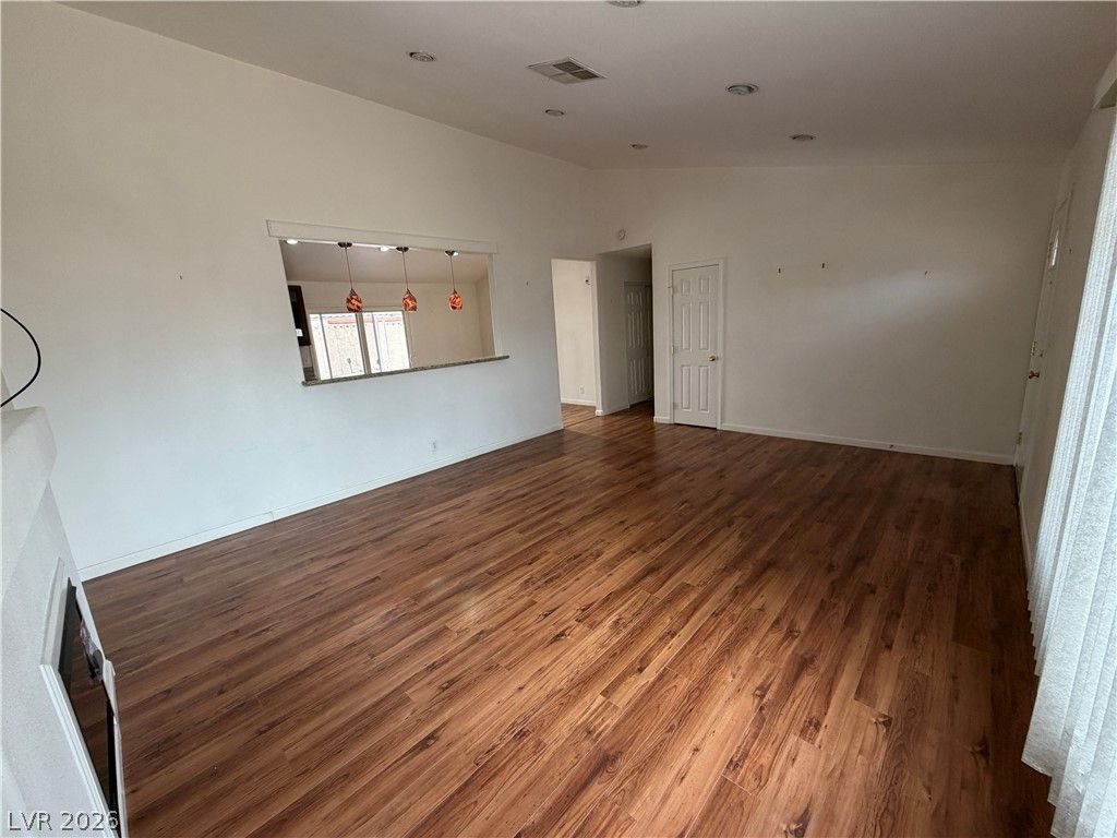 6225 Cedarwood Avenue — photo 5
