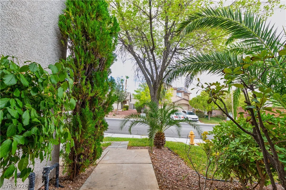 10625 AMBLEWOOD Avenue na — photo 3