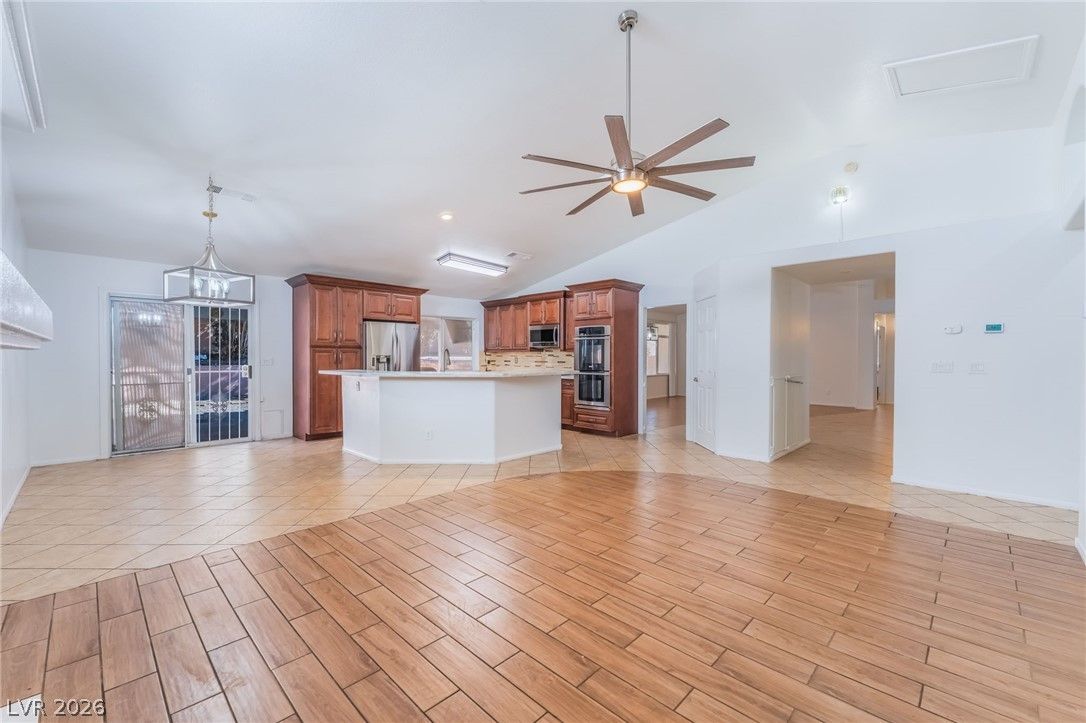 1554 Mount Hood Street — photo 4