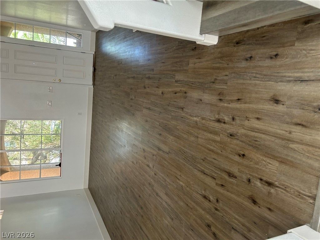 6319 Stag Hollow Court — photo 4 of 8
