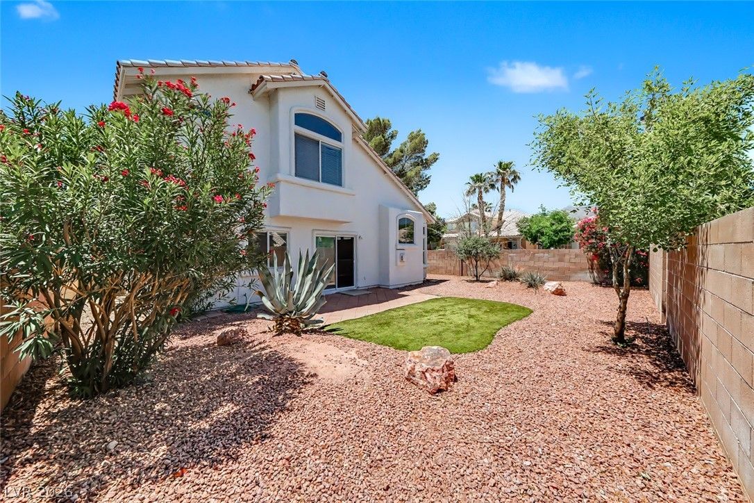 10416 Horseback Ridge Avenue — photo 4