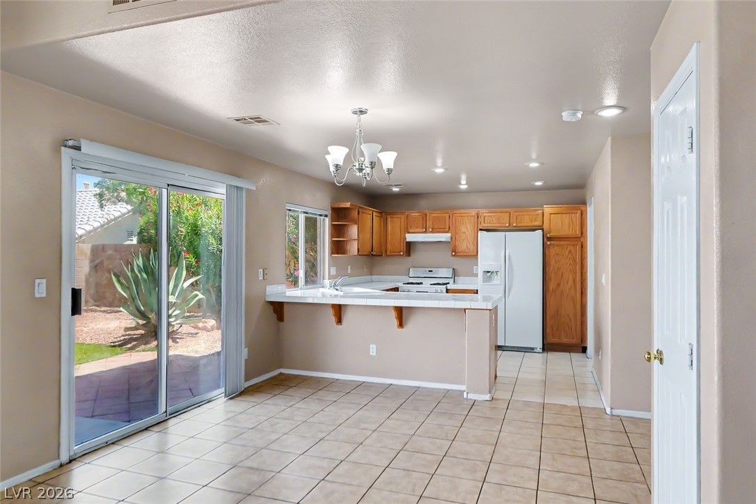 10416 Horseback Ridge Avenue — photo 5
