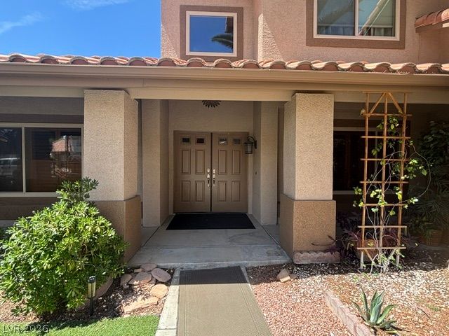 1020 Grey Hollow Avenue — photo 3