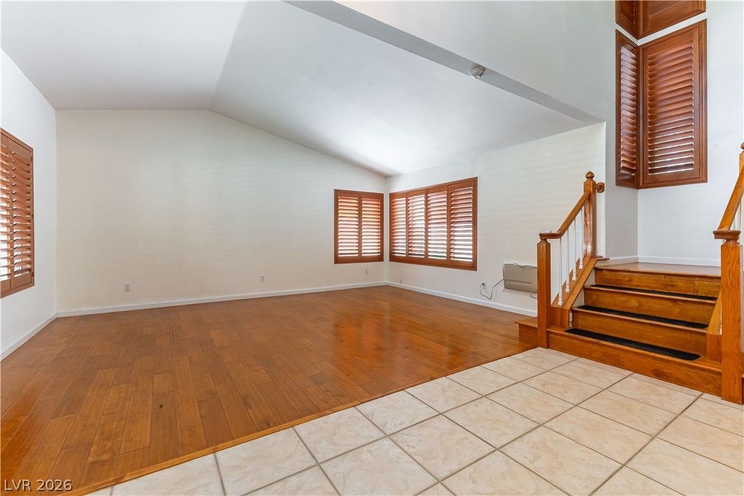 1020 Grey Hollow Avenue — photo 5
