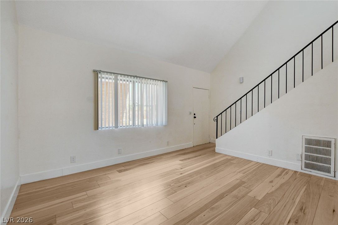 5198 Garden Lane D — photo 3