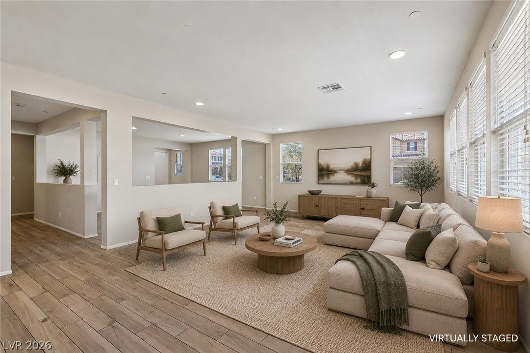 2389 Valissa Street — photo 2