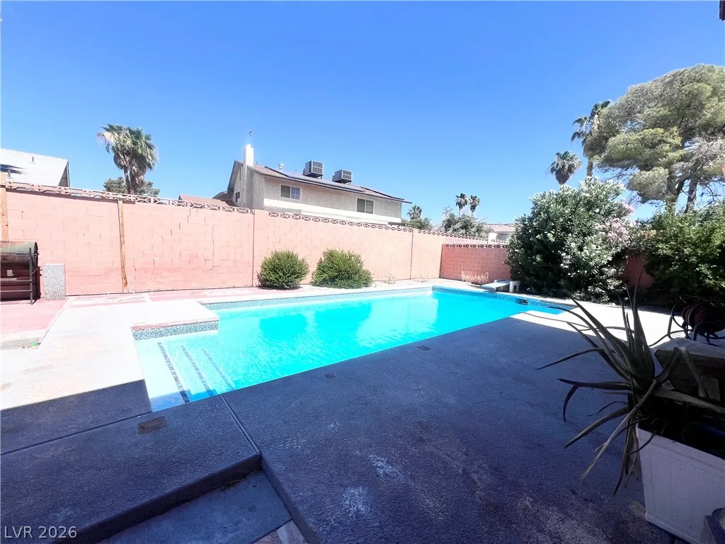 5009 Mesa View Drive — photo 3