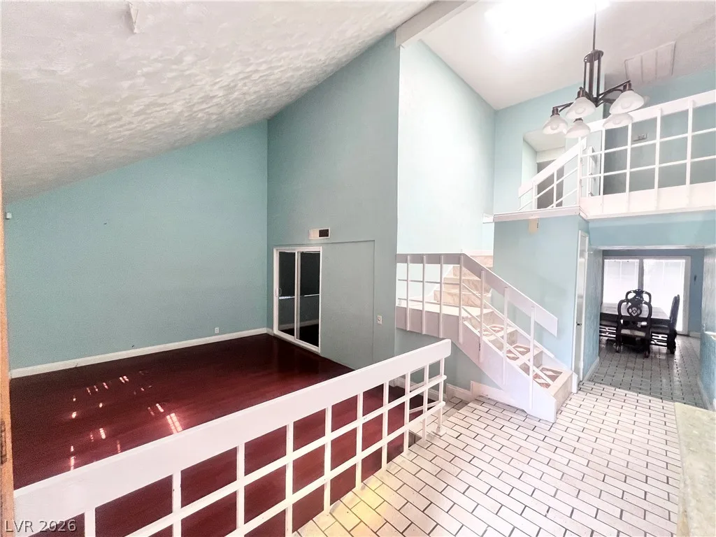 5009 Mesa View Drive — photo 5