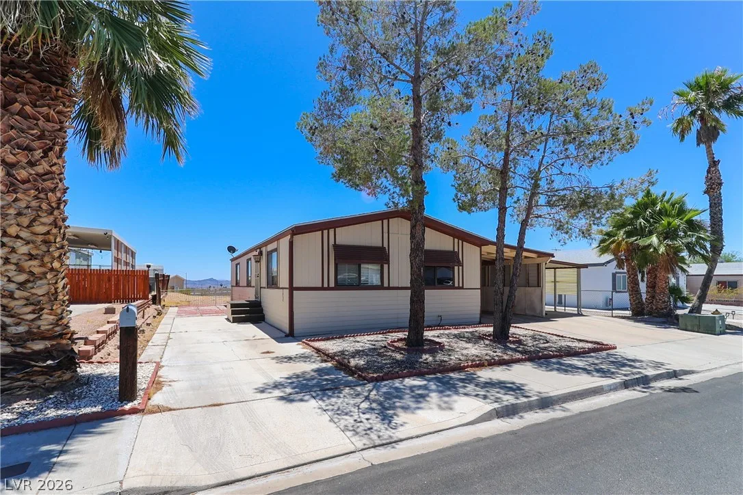 1737 Red Mountain Drive — photo 2