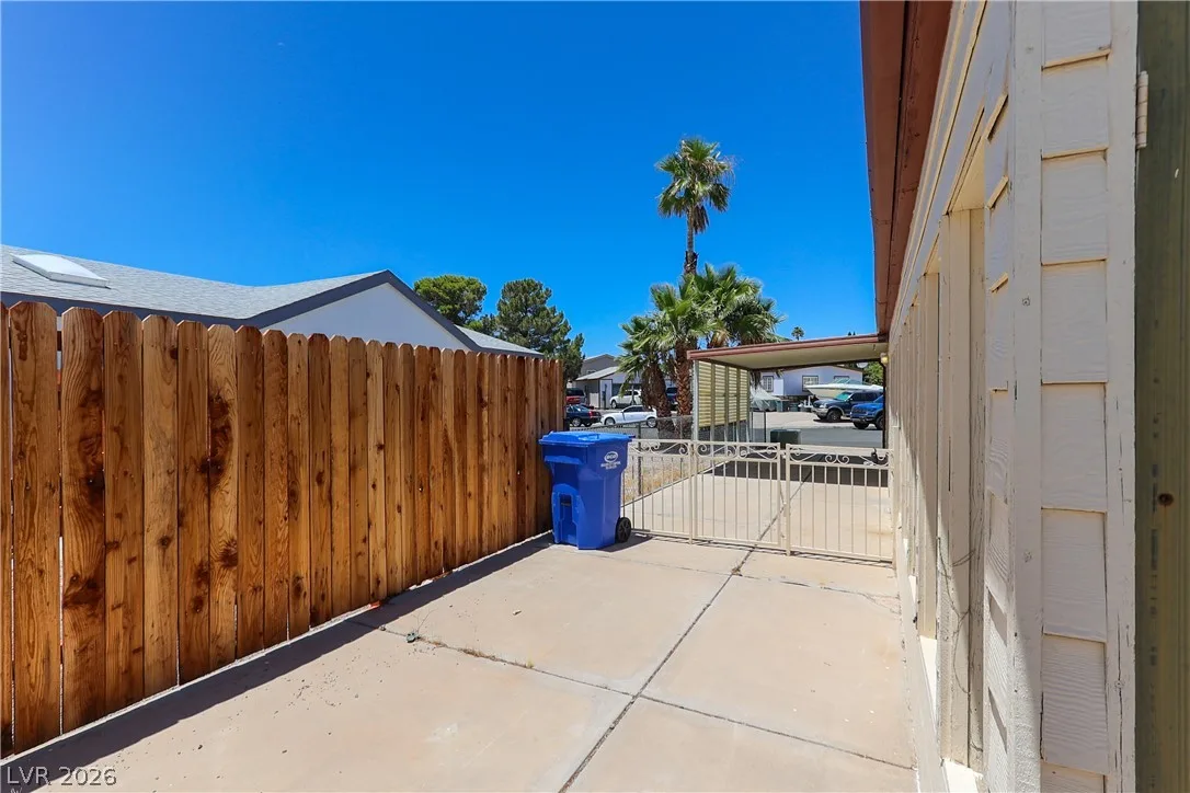 1737 Red Mountain Drive — photo 5