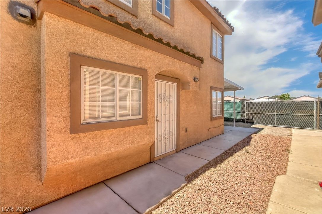 3021 Aloha Avenue — photo 3