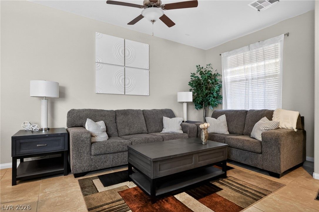 2707 ChinaBerry Hill Street — photo 4