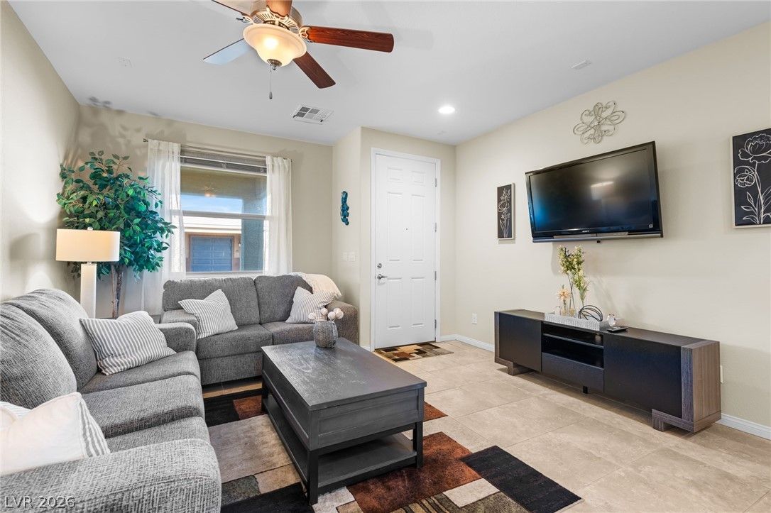 2707 ChinaBerry Hill Street — photo 5