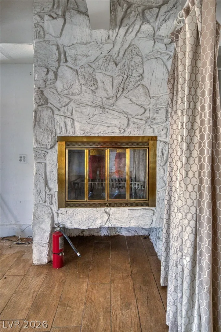 Photo 25