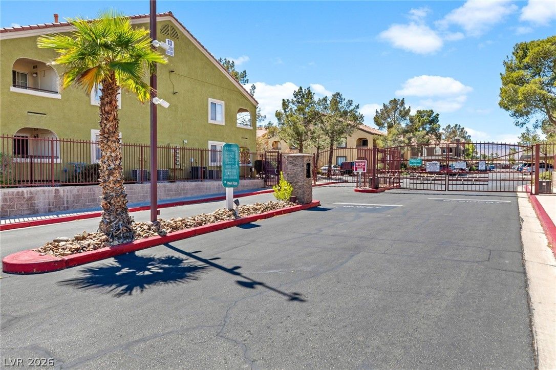 7950 West Flamingo Road 1081 — photo 5
