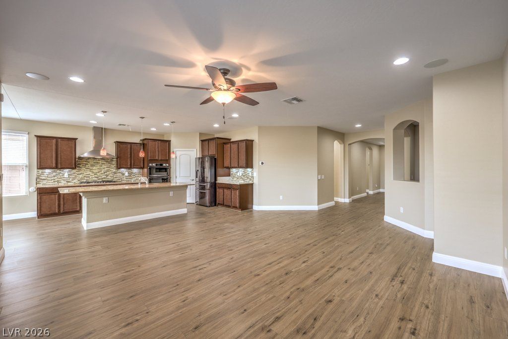 9476 Chandler Springs Avenue — photo 2