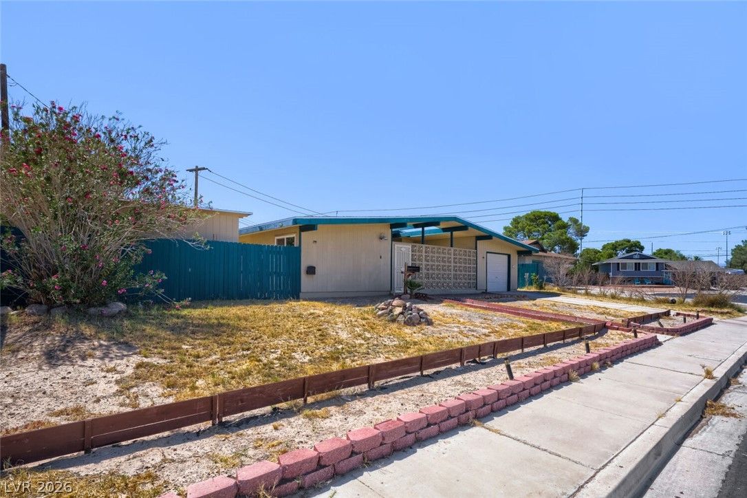 2469 Tournament Street — photo 4