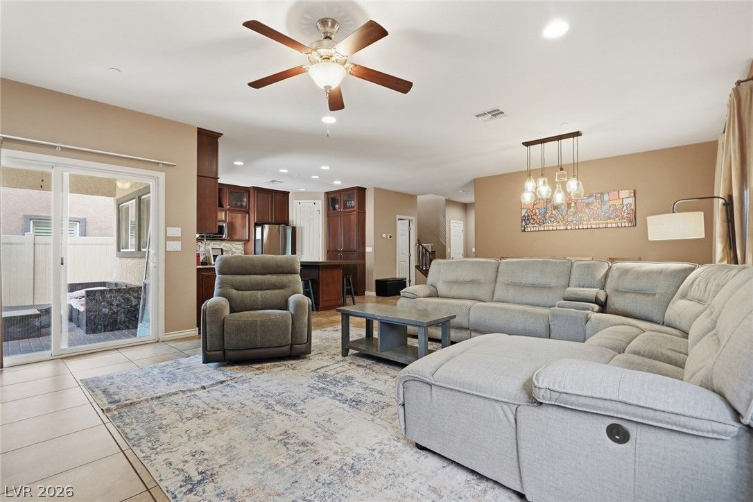 3141 Valadon Avenue — photo 3 of 21