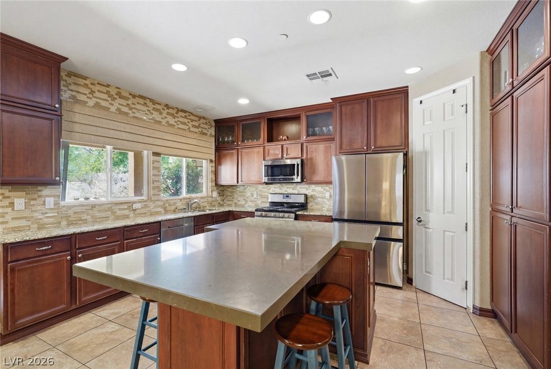 3141 Valadon Avenue — photo 5 of 21