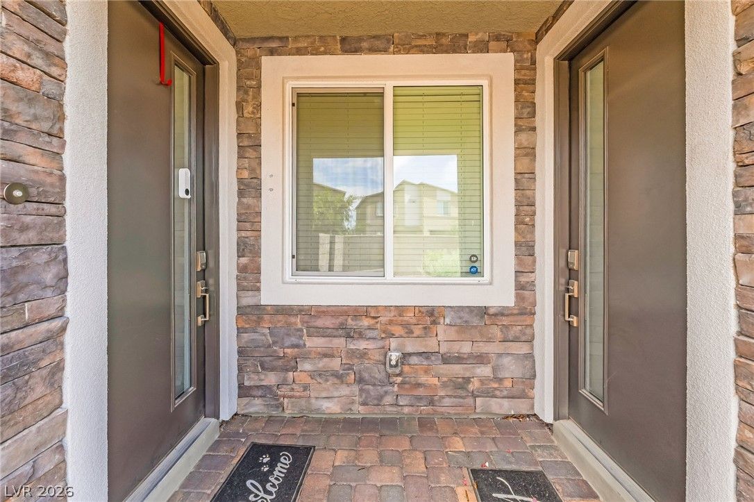 272 Mount Williamson Street — photo 3 of 41