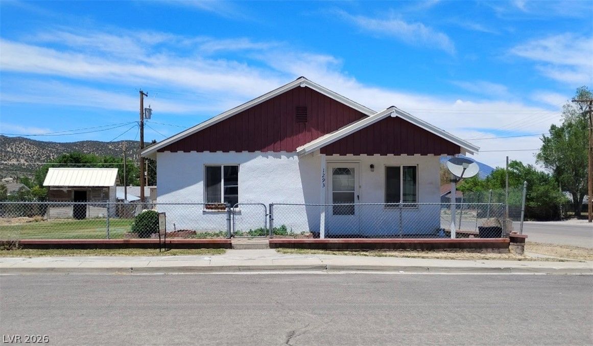 1293 Avenue E — photo 1