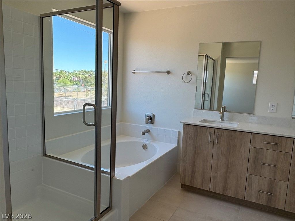 2484 Tom Collins Drive — photo 5 of 10