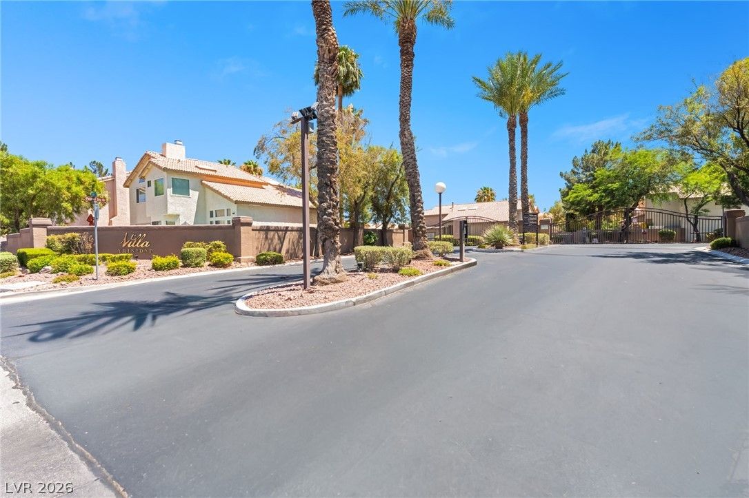 5441 Desert Valley Drive — photo 2