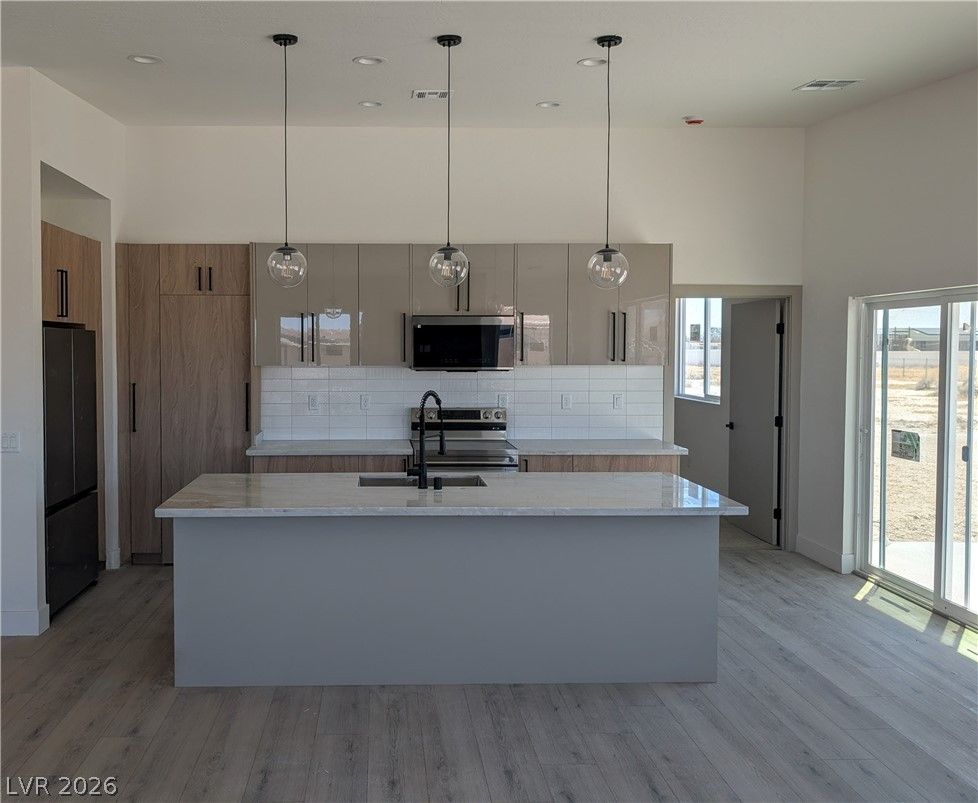 4081 Jessica Street — photo 5 of 17